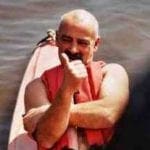 wbs-Hi Man making thumbs up in kayak